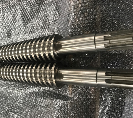 Cincinnati CM45 conical twin screws and barrel