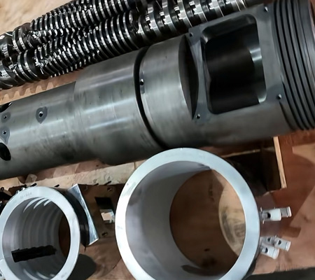 Cincinnati CM55 conical twin screws and barrel