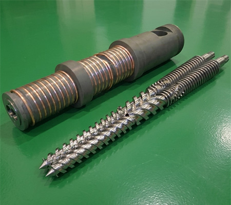 Cincinnati Milacron conical twin screws and cylinder