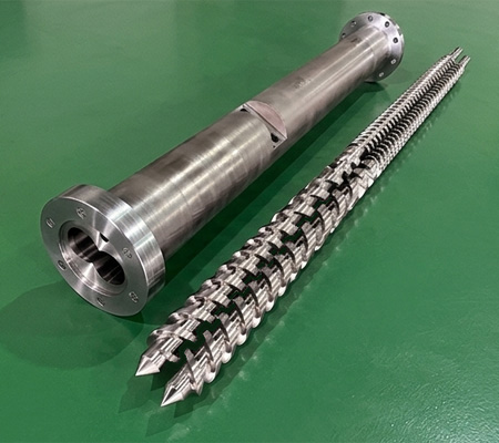 Krauss Maffei KMD75-26 twin screws and barrel